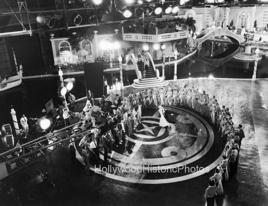 Fred Astaire 1935 2 With Ginger Rogers in Top Hat  WM.jpg